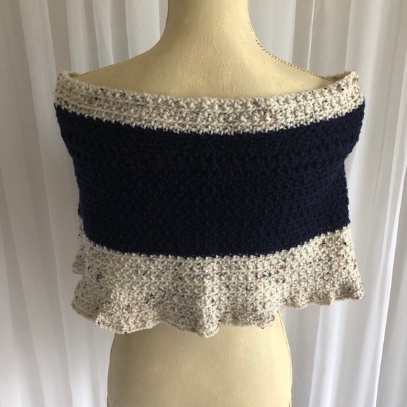 Handmade wool cape - navy and beige - Picture 4 of 7